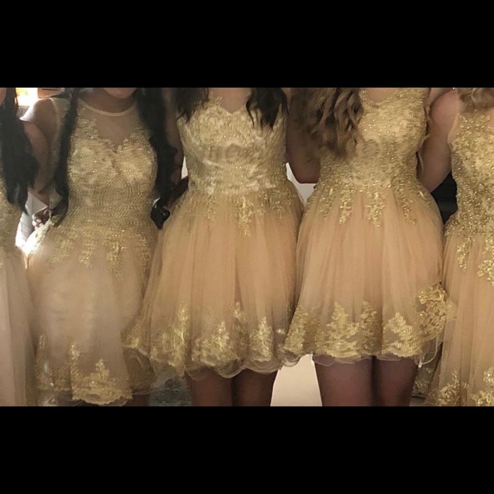 Absolutely gorgeous dress size 2